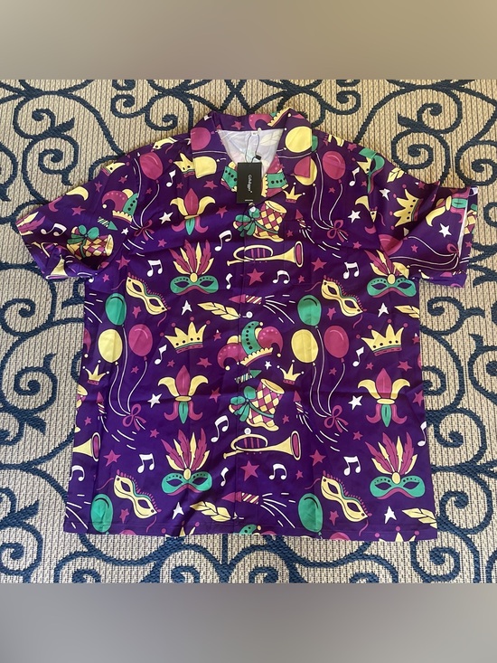 Giftdigger Other - Men's Purple Carnival Print Short Sleeve Button-Down Shirt